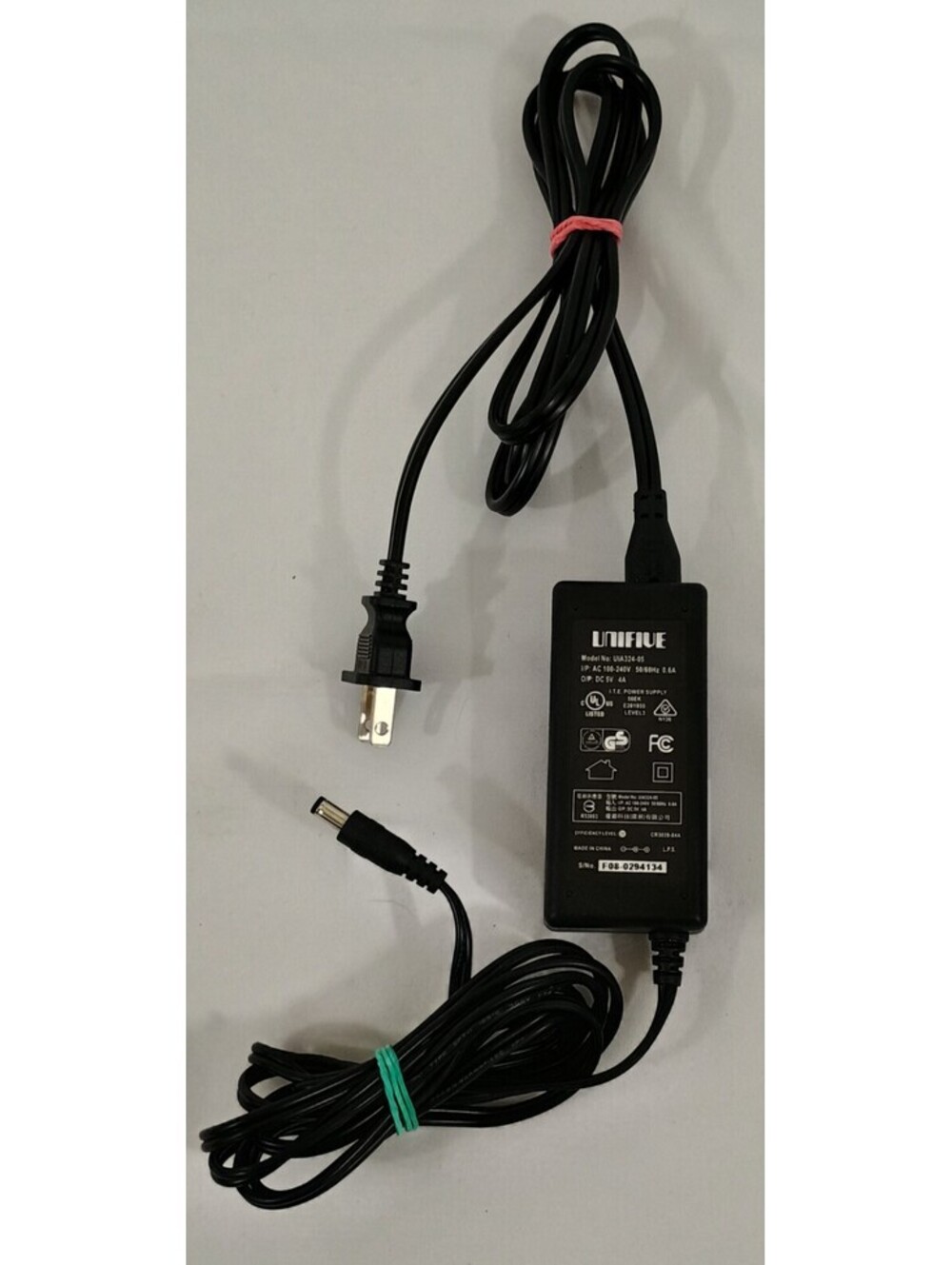 UNIFIVE Model No: UIA324-05 AC/DC Adapter In 100-340VAC Out 5VDC Working TESTED